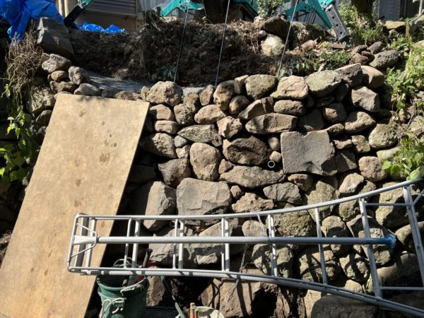 甲斐市で石垣復旧工事